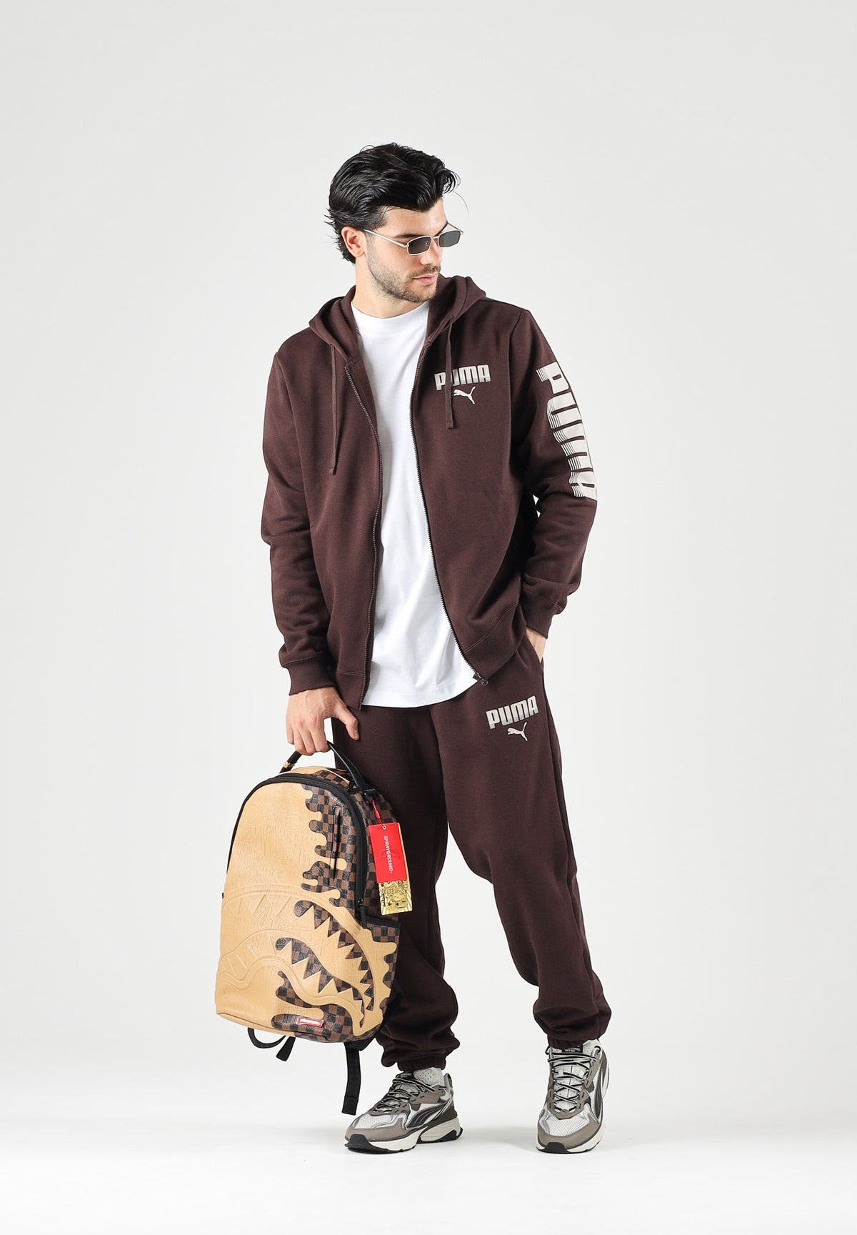 PUMA Tuta sportiva ESS HOODED SUIT marrone da uomo con giubbotto felpato zippato e pantaloni elastici. 696906 33 PUMA 