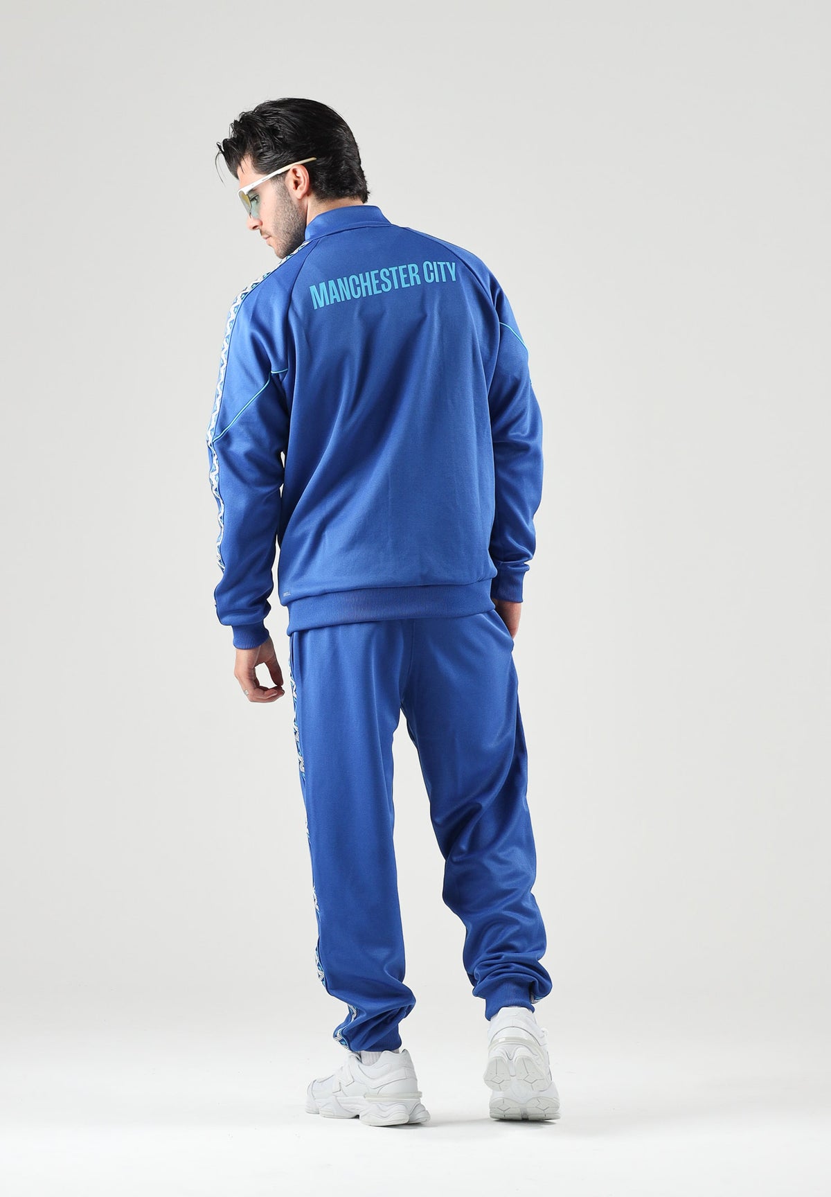 PUMA Felpa con zip MANCHESTER CITY TRACK JACKET blu da uomo  stemma ufficiale del club. 786296 31 PUMA 