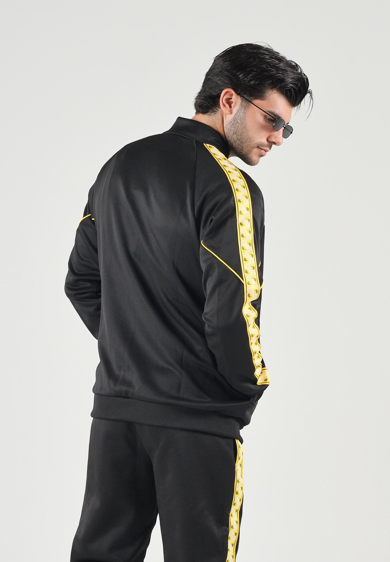 PUMA Felpa con zip BORUSSIA DORTMUND  nero da uomo con dettagli gialli e stemma del club. 786491 07 PUMA 