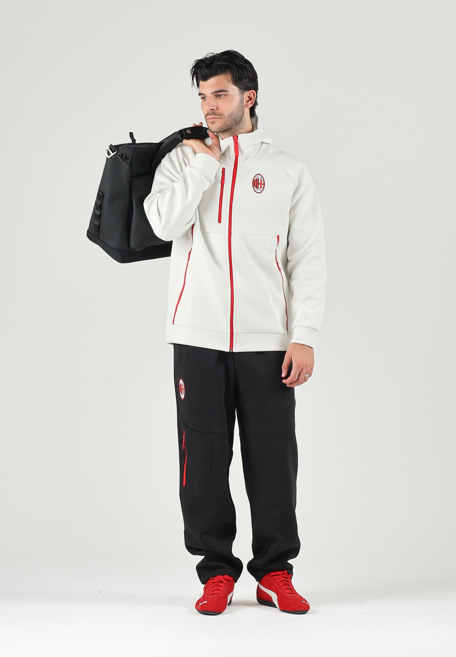 PUMA Felpa AC MILAN TRAVEL HOODIE panna da uomo con cappuccio integrato e zip rosse a contrasto. 786685 15 PUMA 