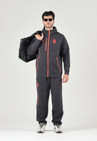 PUMA Pantaloni AC MILAN TRAVEL PANTS nero da uomo con tasca zippata rossa a contrasto e stemma del club. 786686 20 PUMA 