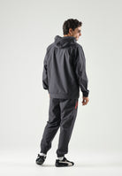 PUMA Giacca AC MILAN dark gray, grigio antracite da uomo con dettagli a contrasto e stemma laterale <BR/> 786699 20 PUMA 