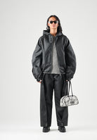 RAINS Pantaloni HEAVY WOVEN PANTS WIDE neri per uomo e donna con gamba ampia, pieghe frontal. RA19180 BL RAINS 