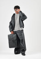 RAINS Pantaloni HEAVY WOVEN PANTS WIDE neri per uomo e donna con gamba ampia, pieghe frontal. RA19180 BL RAINS 