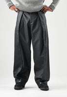 RAINS Pantaloni HEAVY WOVEN PANTS WIDE neri per uomo e donna con gamba ampia, pieghe frontal. RA19180 BL RAINS 