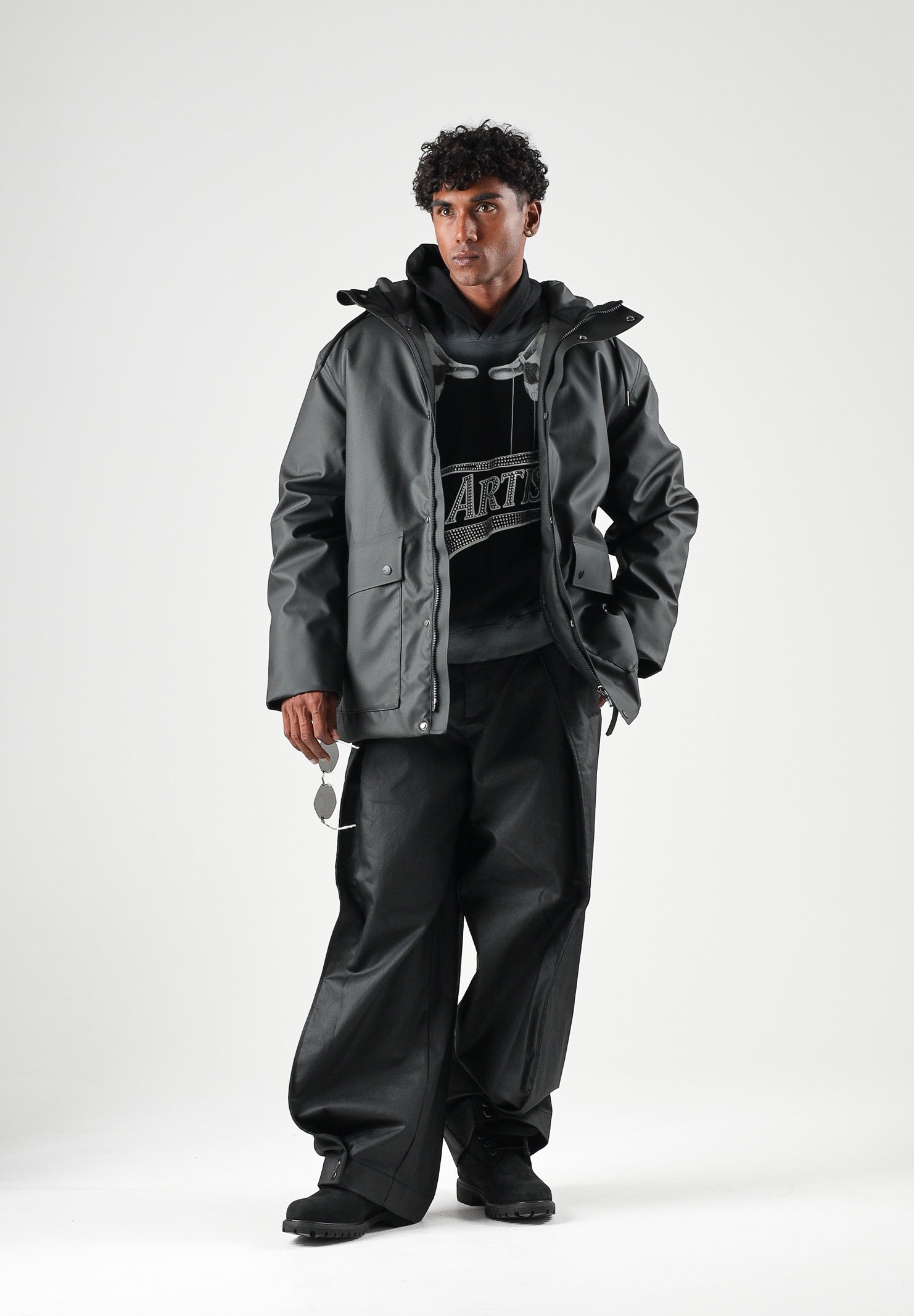 RAINS Parka nero per uomo e donna con cappuccio e visiera RA21450 BL RAINS 