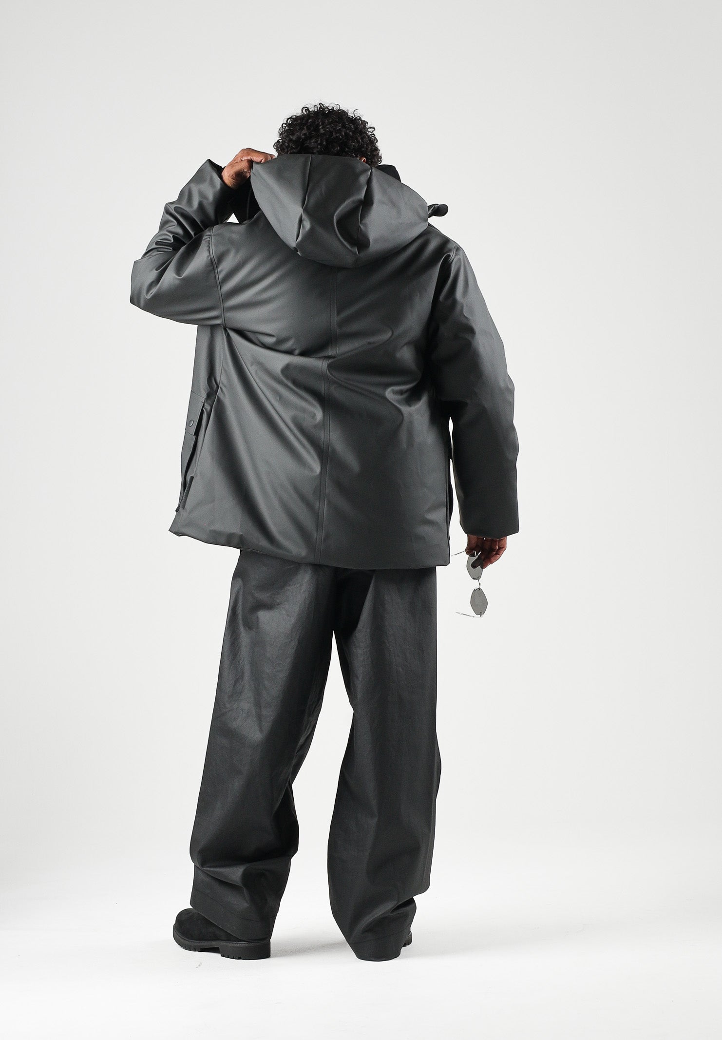 RAINS Parka nero per uomo e donna con cappuccio e visiera RA21450 BL RAINS 