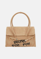 SECRET PON PON Borsa a mano KEYLA L  beige scuro da donna, effetto suede, con doppi manici e maxi logo nero sul davanti.<BR/> KEYLA-L DABE SECRET PON PON 