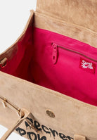 SECRET PON PON Borsa a mano KEYLA L  beige scuro da donna, effetto suede, con doppi manici e maxi logo nero sul davanti.<BR/> KEYLA-L DABE SECRET PON PON 