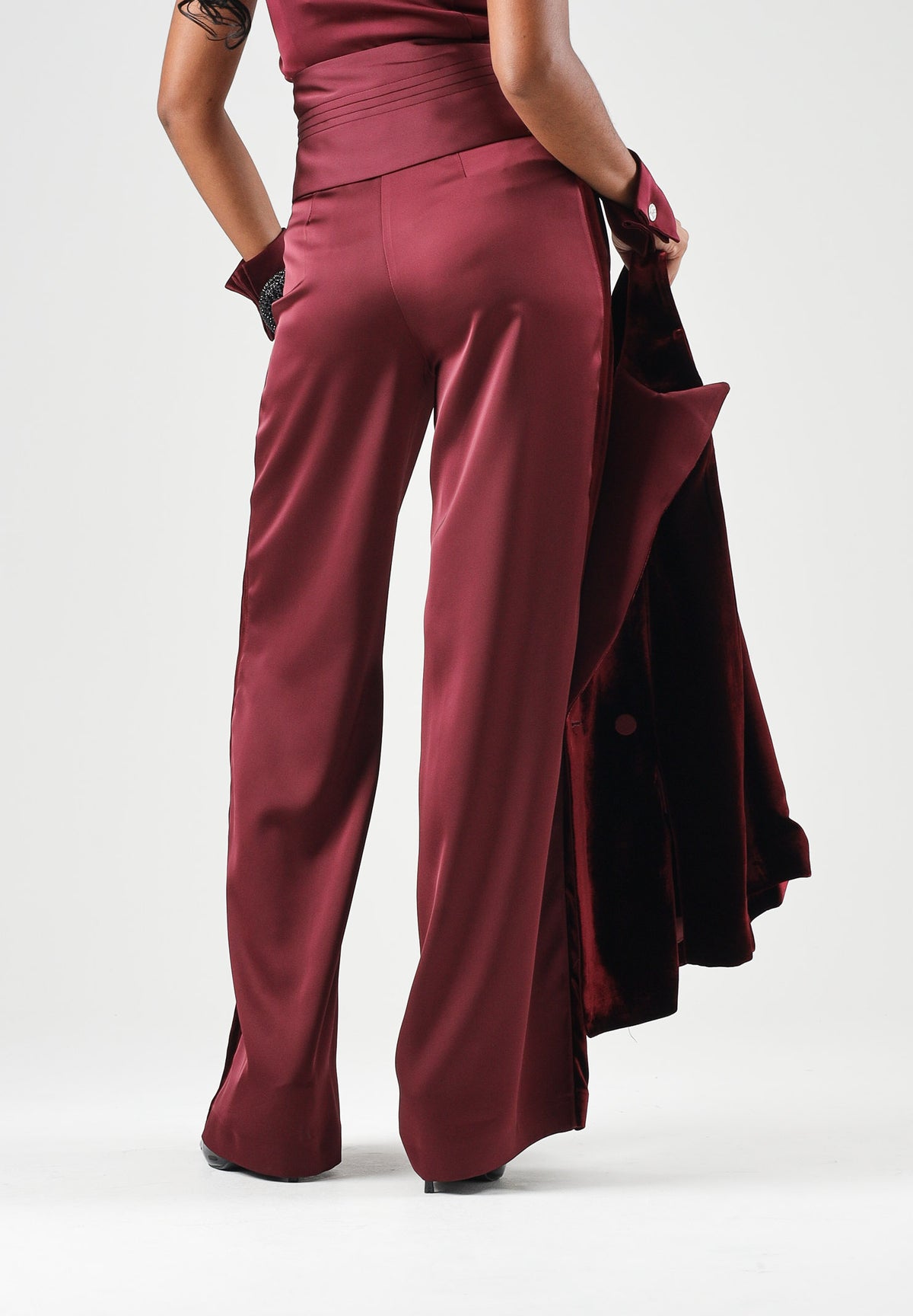 SIMONA CORSELLINI Pantaloni palazzo rubino per donna con vita alta e gamba ampia. A26CEPA10201 V0083 SIMONA CORSELLINI 
