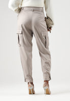 SIMONA CORSELLINI Pantalone beige per donna con gamba barrel e ampie tasche laterali. A26CPPAW0501 V0796 SIMONA CORSELLINI 