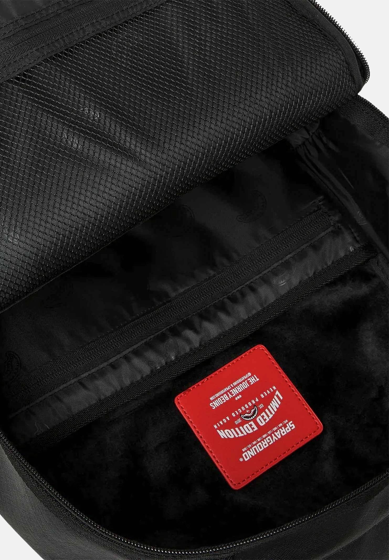 SPRAYGROUND Zaino BLACKED OUT EMBOSSED nero per uomo, donna e bambino con motivo Shark Mouth 910B9325NSZ . SPRAYGROUND 