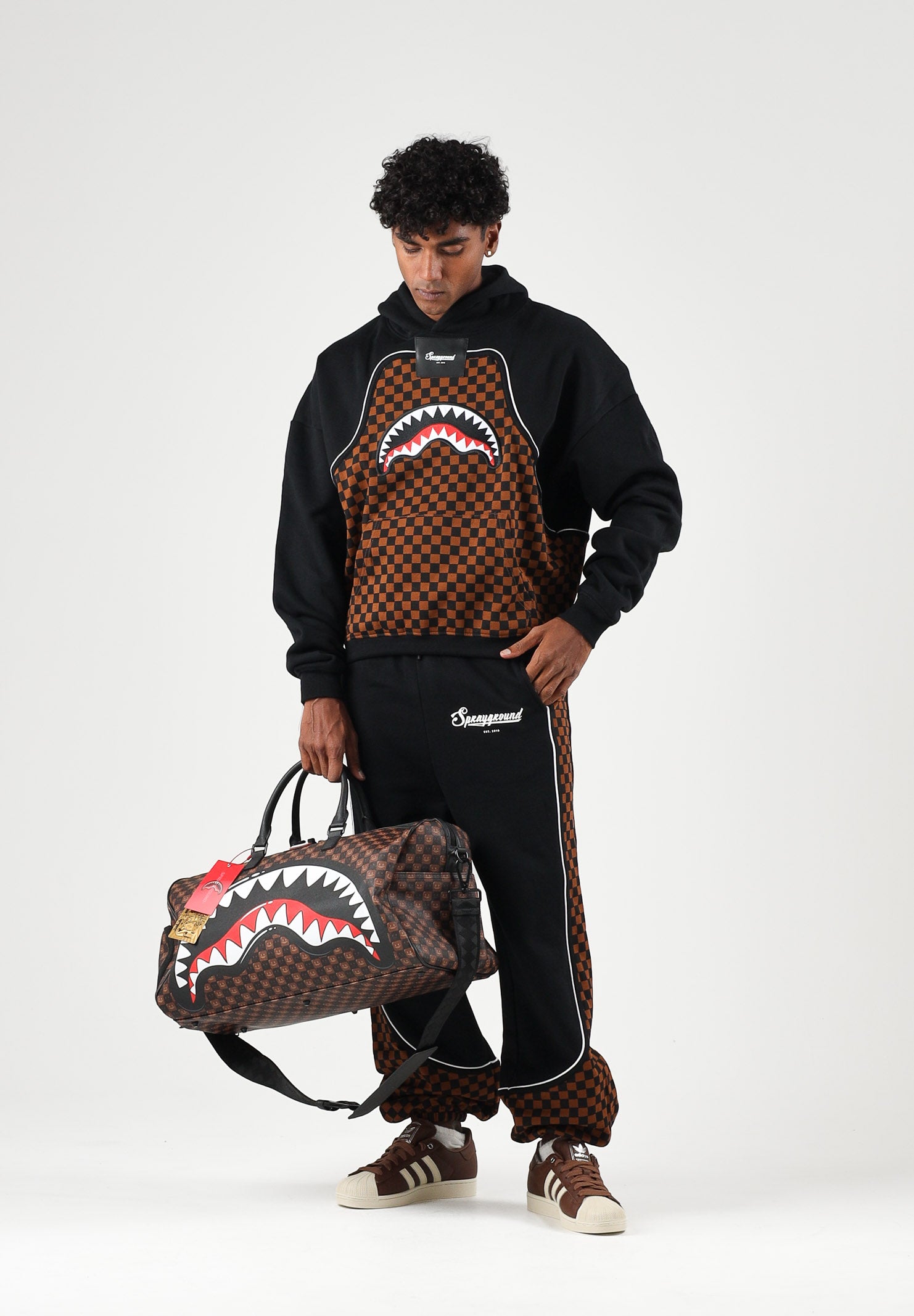 SPRAYGROUND Felpa con cappuccio nera con dettagli marroni per uomo e donna SP933G . SPRAYGROUND 