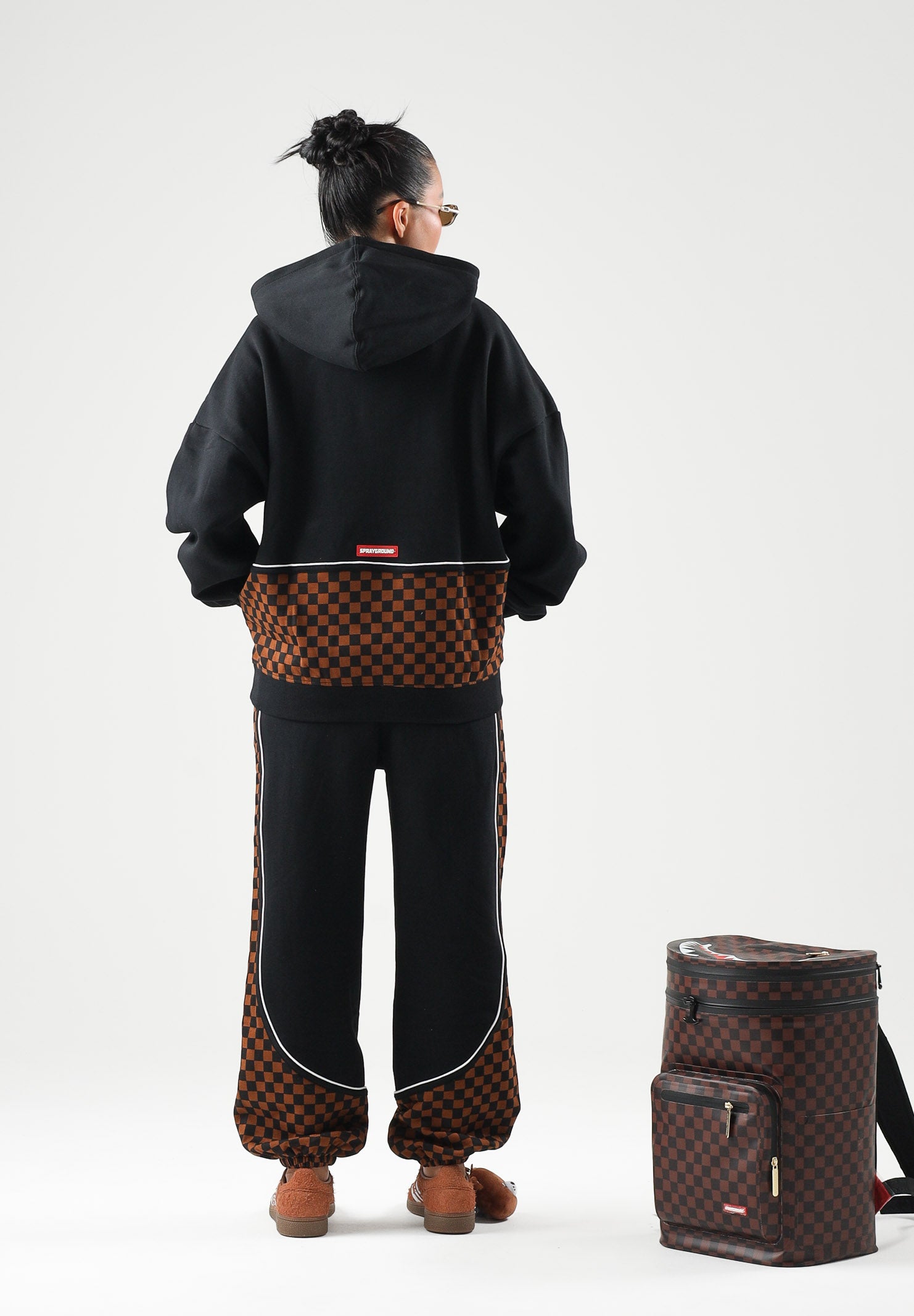 SPRAYGROUND Felpa con cappuccio nera con dettagli marroni per uomo e donna SP933G . SPRAYGROUND 
