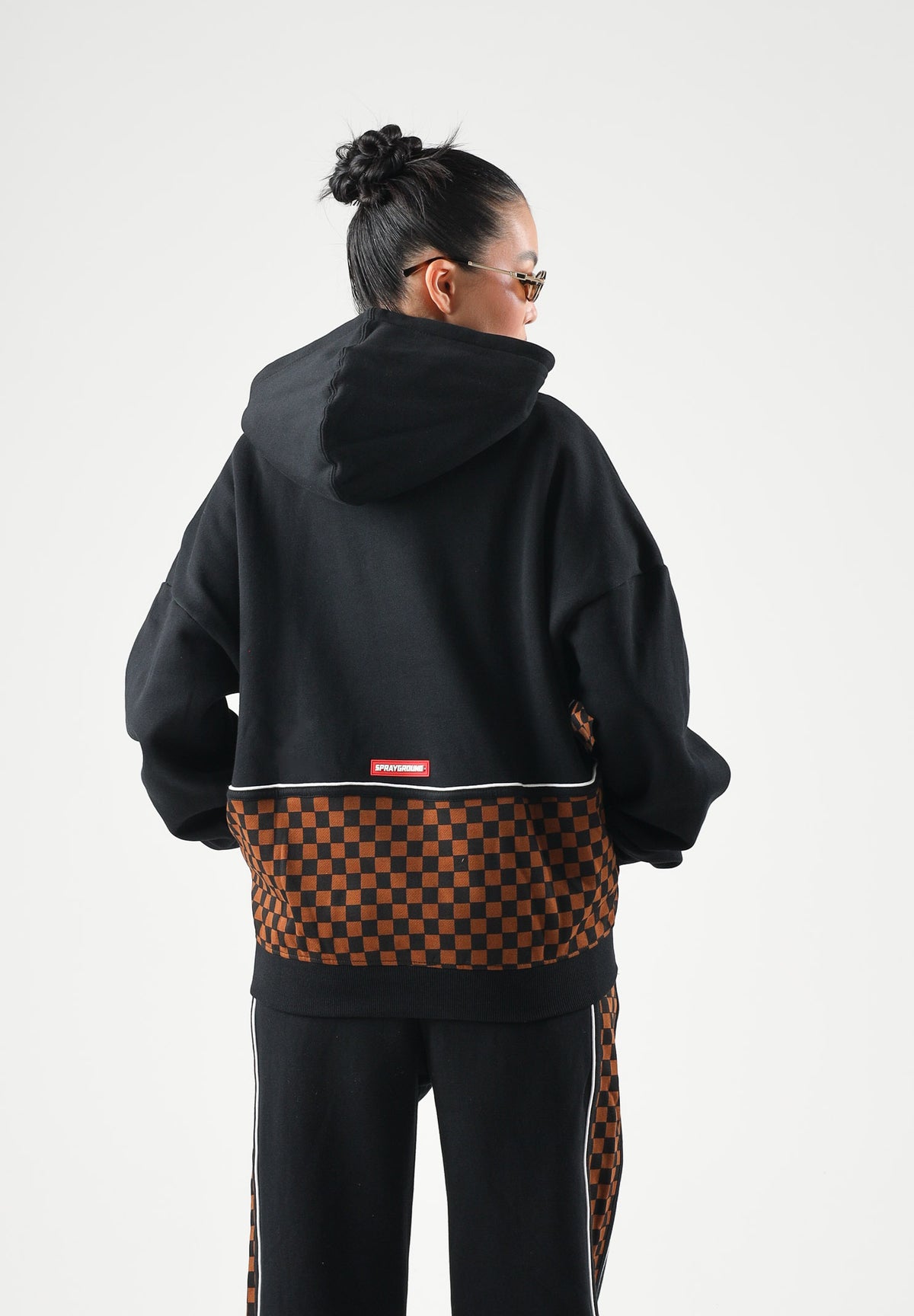 SPRAYGROUND Felpa con cappuccio nera con dettagli marroni per uomo e donna SP933G . SPRAYGROUND 
