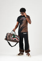 SPRAYGROUND T-shirt manica corta SHARK CHECK nero e arancione per uomo e donna SP950 . SPRAYGROUND 