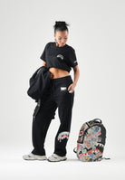 SPRAYGROUND Pantaloni neri per uomo e donna con comodo elastico in vita e dettagli grafici distintivi lungo la gamba. SP995GBLK . SPRAYGROUND 