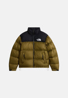 THE NORTH FACE Piumino 1996 RETRO NUPTSE Caraway Seed-TNF Black marrone senape scuro e nero da uomo, con imbottitura in vera piuma d'oca, collo alto, cappuccio ripiegabile e chiusura frontale con zip. NF0A3C8DRL51 . THE NORTH FACE 