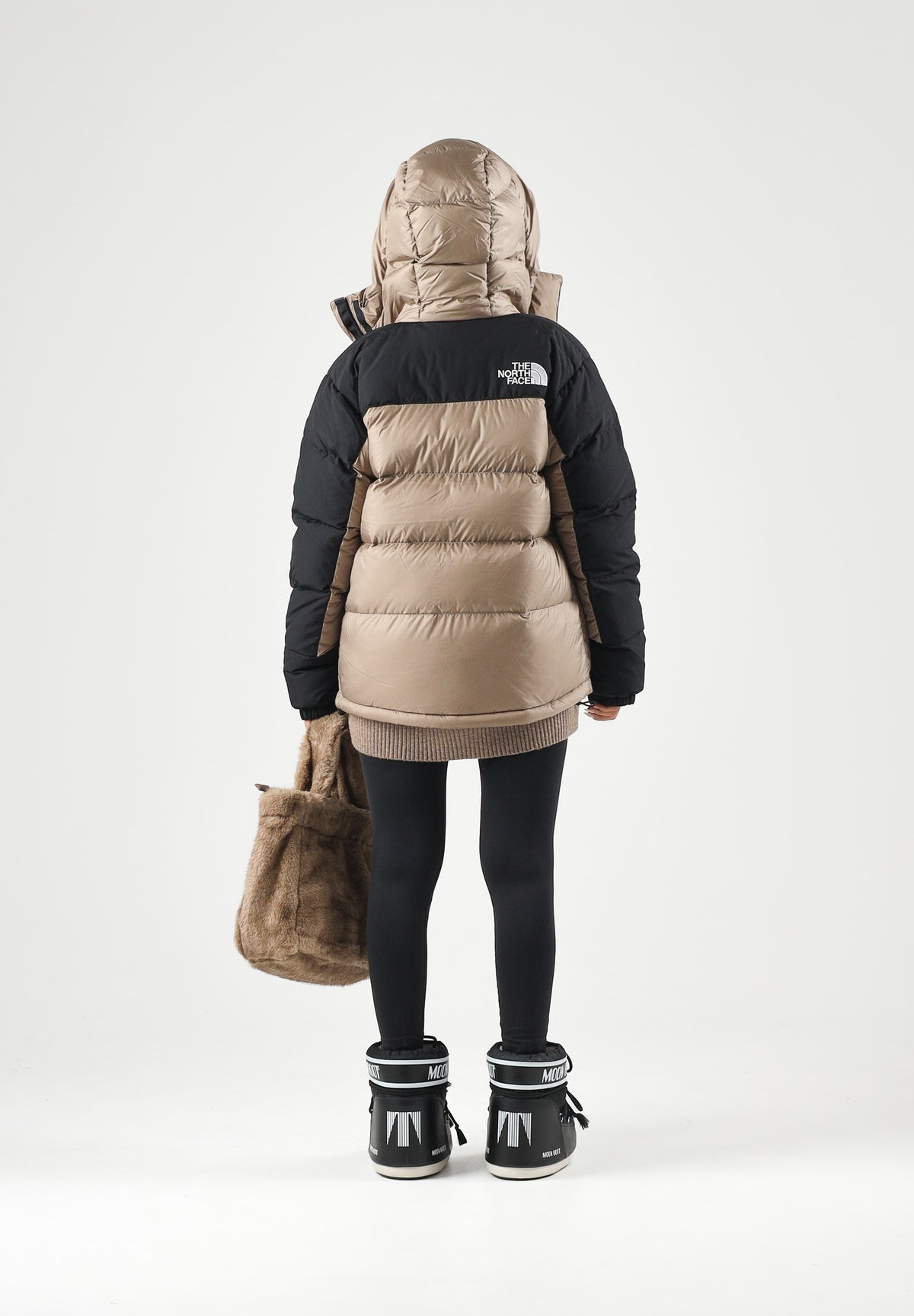 THE NORTH FACE Piumino HIMALAYAN DOWN PARKA Garnet-TNF Black marrone cammello e nero da donna, con cappuccio, imbottitura in vera piuma d'oca, chiusura frontale con zip e patta antivento e tasche applicate sul davanti<BR/> NF0A4R2WT071 . THE NORTH FACE 