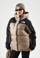 THE NORTH FACE Piumino HIMALAYAN DOWN PARKA Garnet-TNF Black marrone cammello e nero da donna, con cappuccio, imbottitura in vera piuma d'oca, chiusura frontale con zip e patta antivento e tasche applicate sul davanti<BR/> NF0A4R2WT071 . THE NORTH FACE 