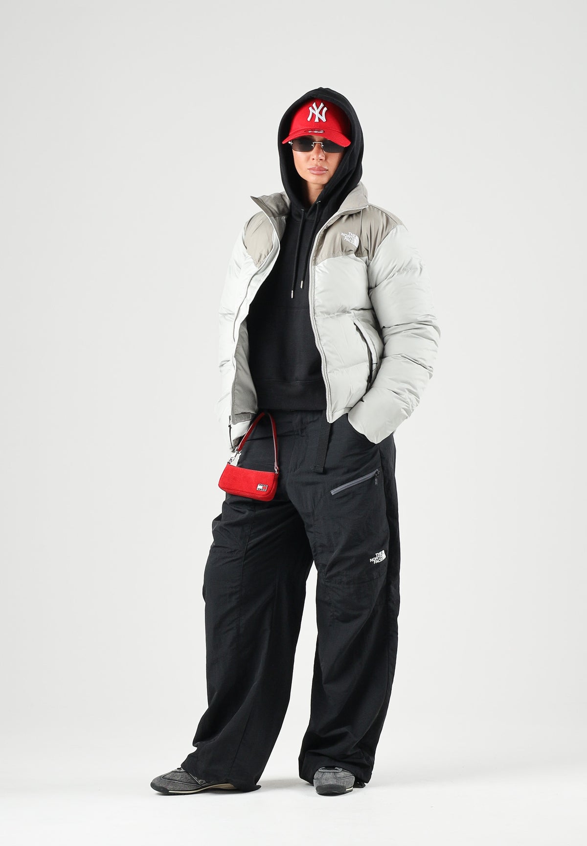 THE NORTH FACE Piumino SAIKURU bianco e beige per uomo e donna con imbottitura sintetica NF0A853IP481 . THE NORTH FACE 