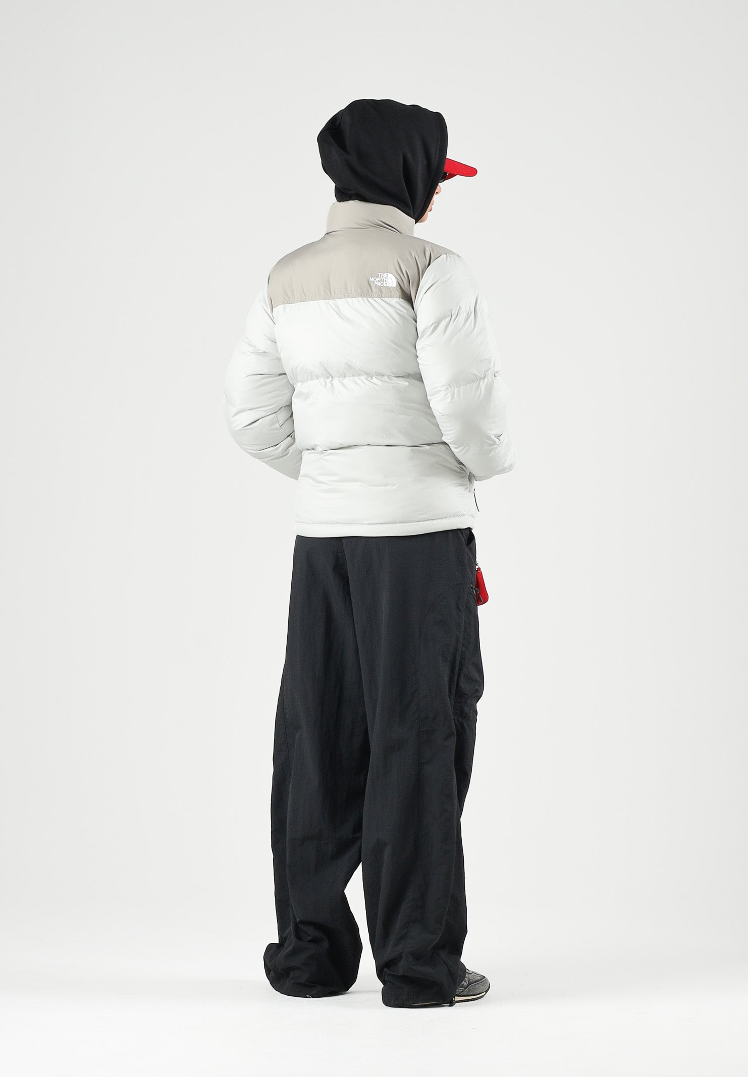 THE NORTH FACE Piumino SAIKURU bianco e beige per uomo e donna con imbottitura sintetica NF0A853IP481 . THE NORTH FACE 