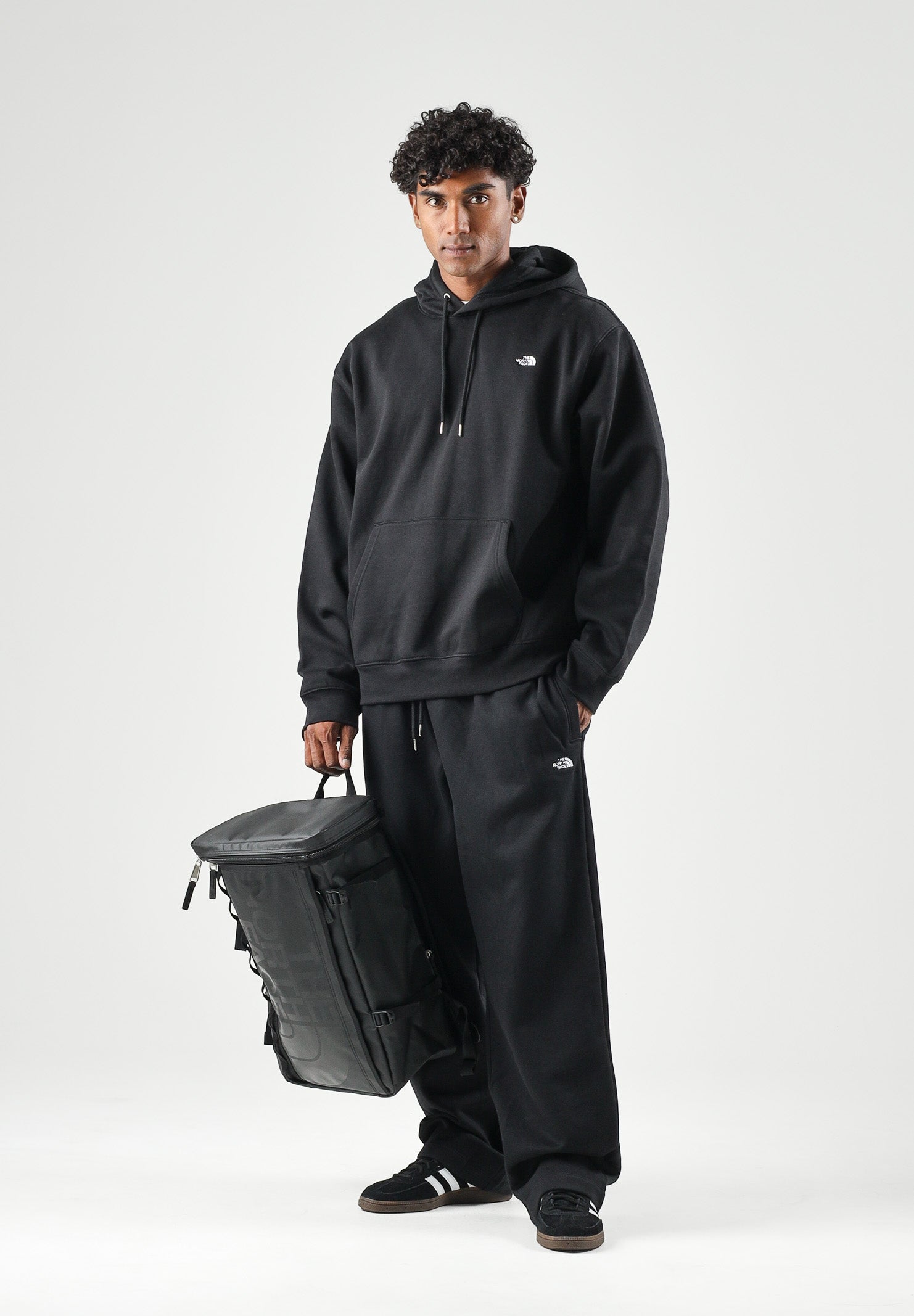 THE NORTH FACE Felpa con cappuccio SIMPLE DOME HOODIE nero da uomo con  tasca a marsupio frontale. NF0A8CW7JK31 . THE NORTH FACE 