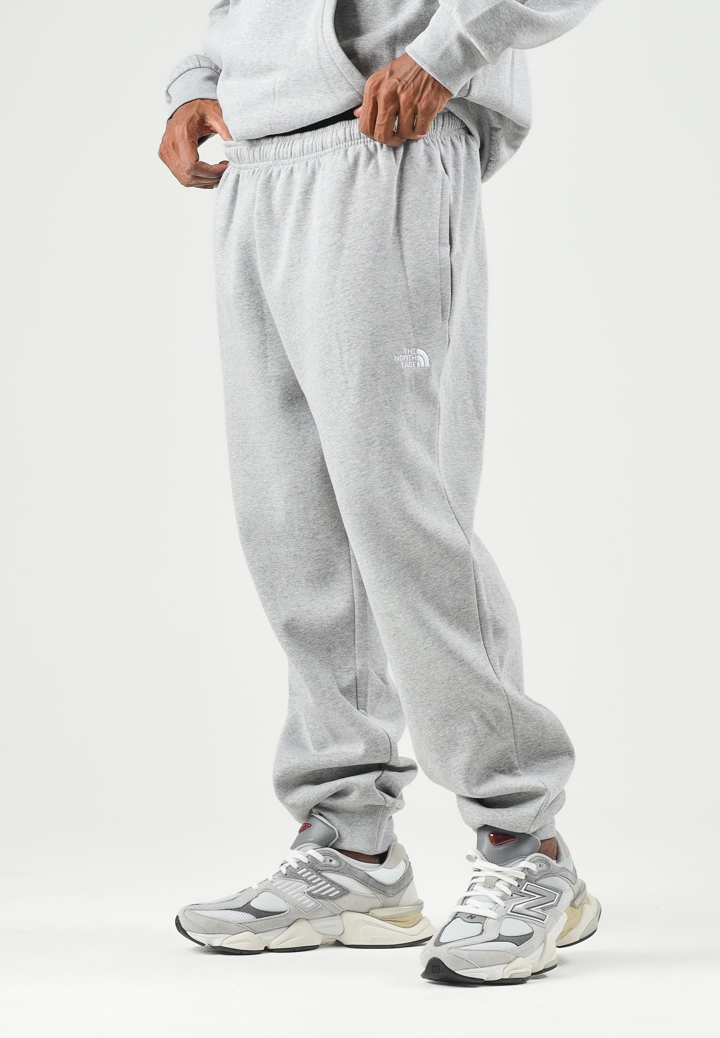 THE NORTH FACE Pantaloni EVOLUTION SIMPLE DOME REGULAR grigio chiaro mélange da uomo NF0A8CWYCQO1 . THE NORTH FACE 