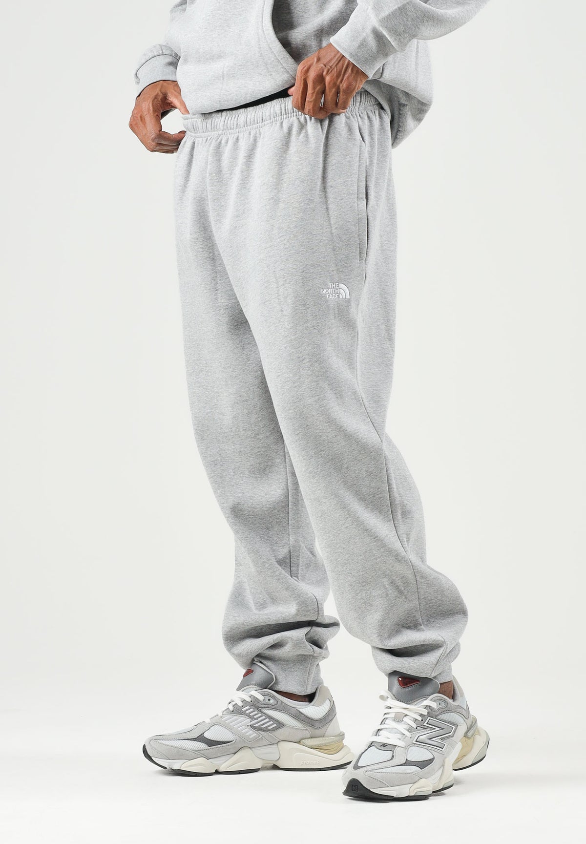 THE NORTH FACE Pantaloni EVOLUTION SIMPLE DOME REGULAR grigio chiaro mélange da uomo NF0A8CWYCQO1 . THE NORTH FACE 