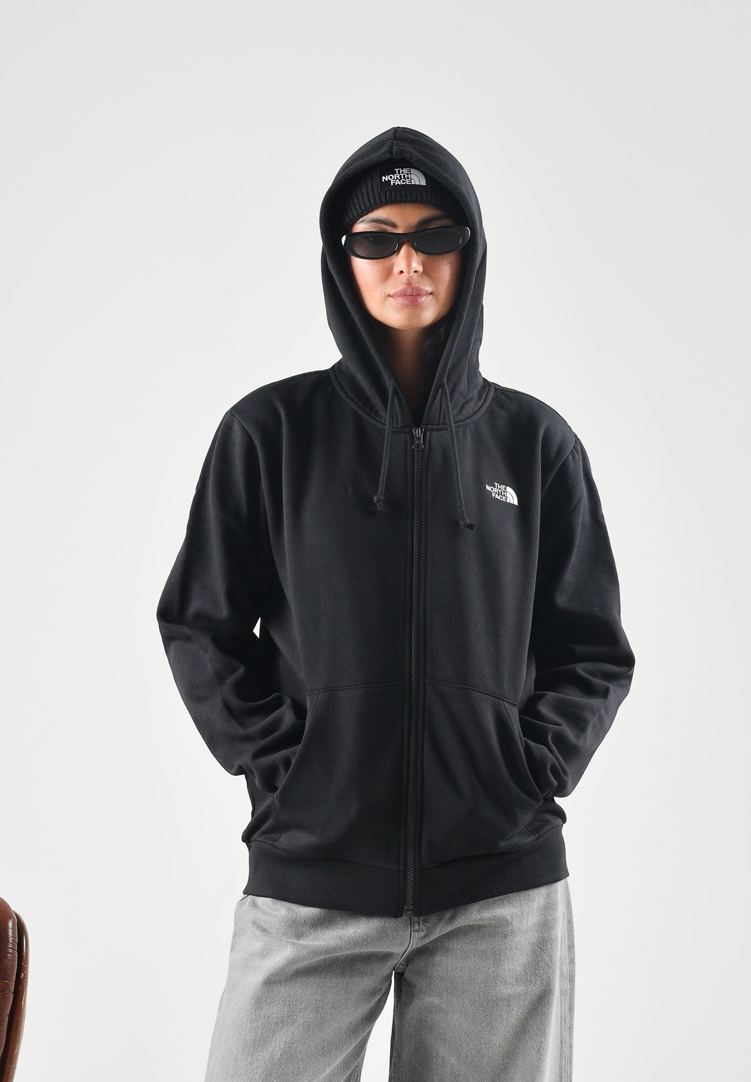THE NORTH FACE Felpa con zip tnf black nera per uomo e donna  con pratica con cappuccio e tasche laterali. NF0A8EU1JK31 . THE NORTH FACE 
