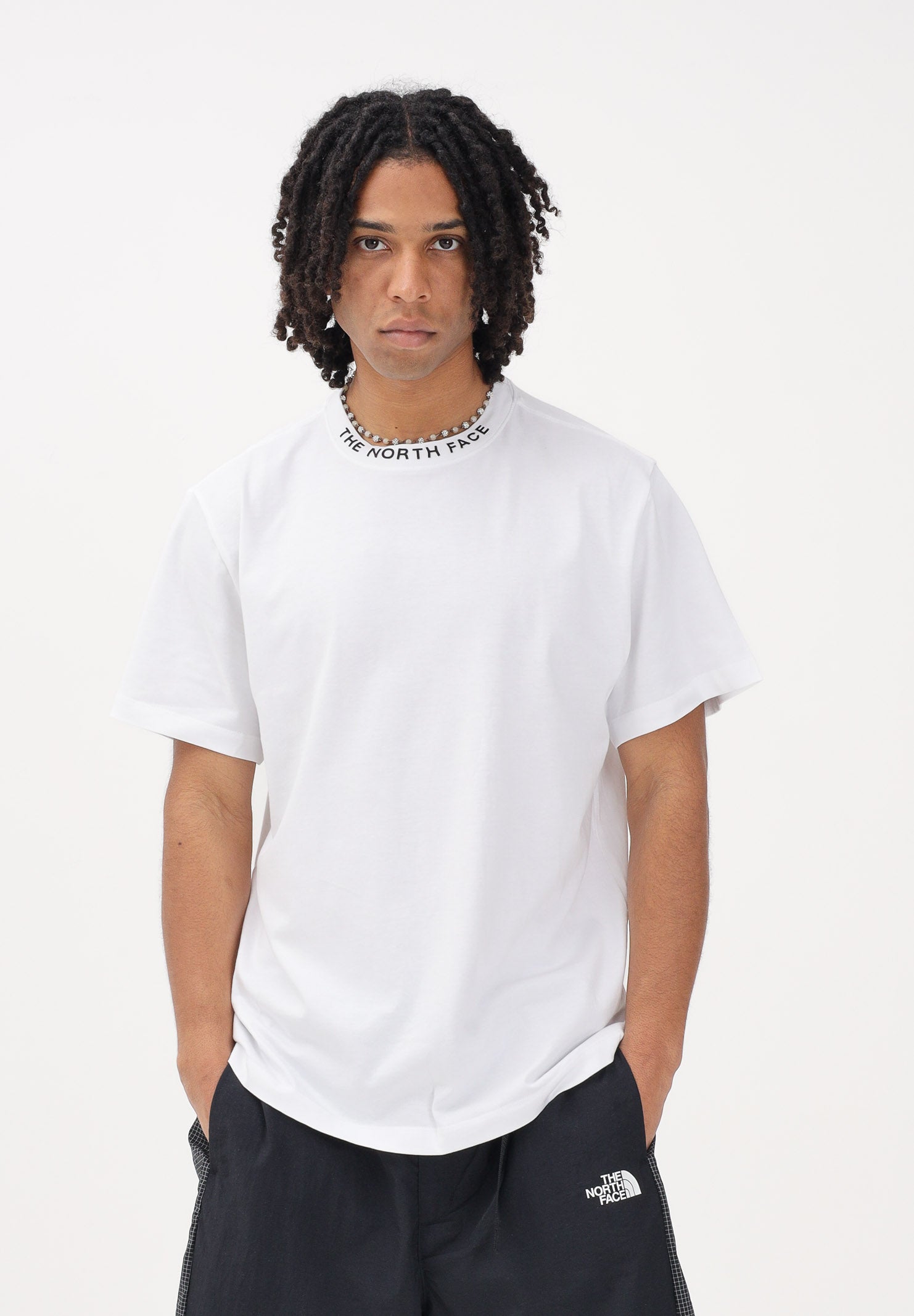 THE NORTH FACE T-shirt a manica corta Zumu Relaxed bianca da uomo NF0A8GUYFN41 . THE NORTH FACE 
