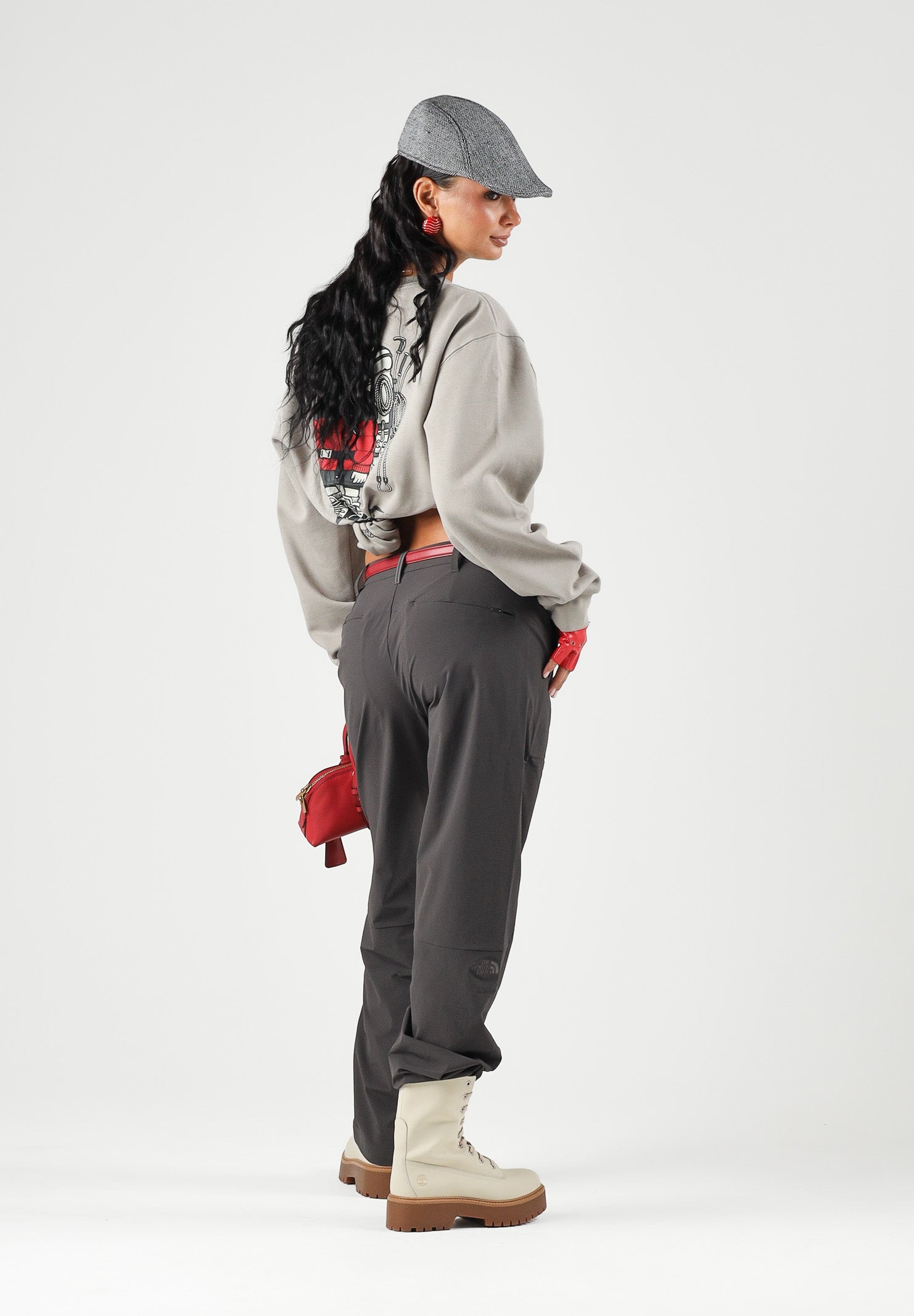 THE NORTH FACE Pantaloni TNF TECH WOVEN Lead grigio antracite da uomo, in tessuto WindWall™ antivento, con pinces e gamba dritta. NF0A8H9MNO11 . THE NORTH FACE 
