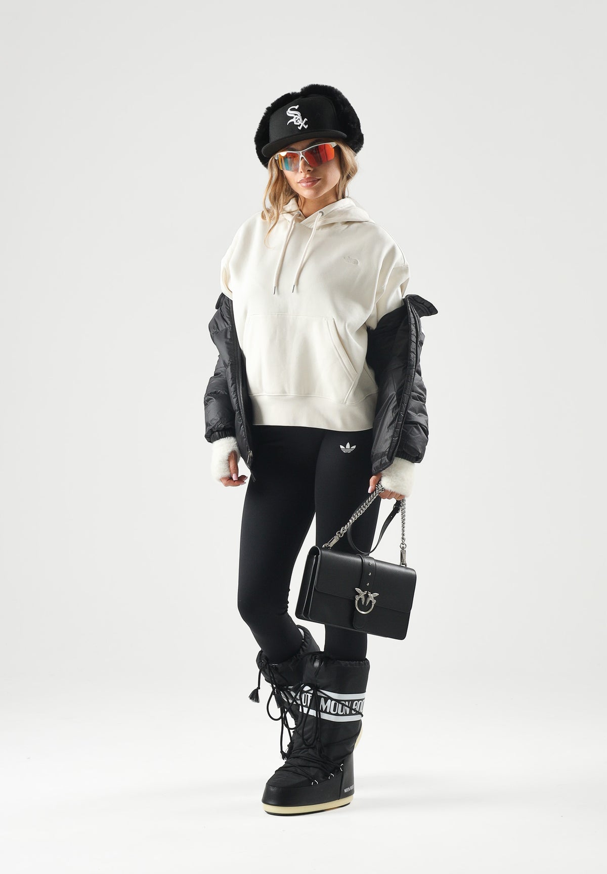 THE NORTH FACE Felpa con cappuccio SIMPLE DOME HOODIE bianco panna da donna con tasca a marsupio frontale. NF0A8HBX3IE1 . THE NORTH FACE 