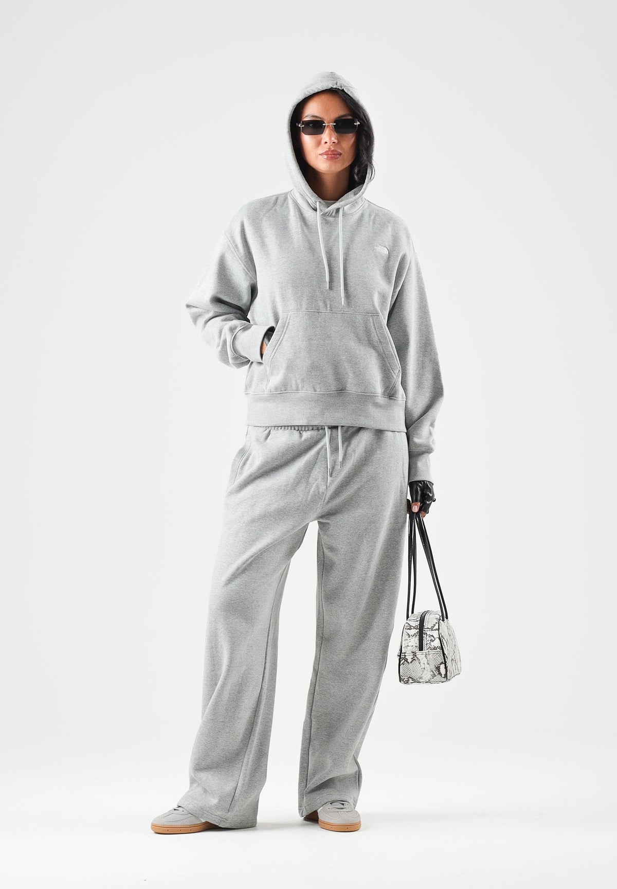 THE NORTH FACE Felpa con cappuccio SIMPLE DOME HOODIE grigio da donna con tasca a marsupio frontale. NF0A8HBXCQO1 . THE NORTH FACE 