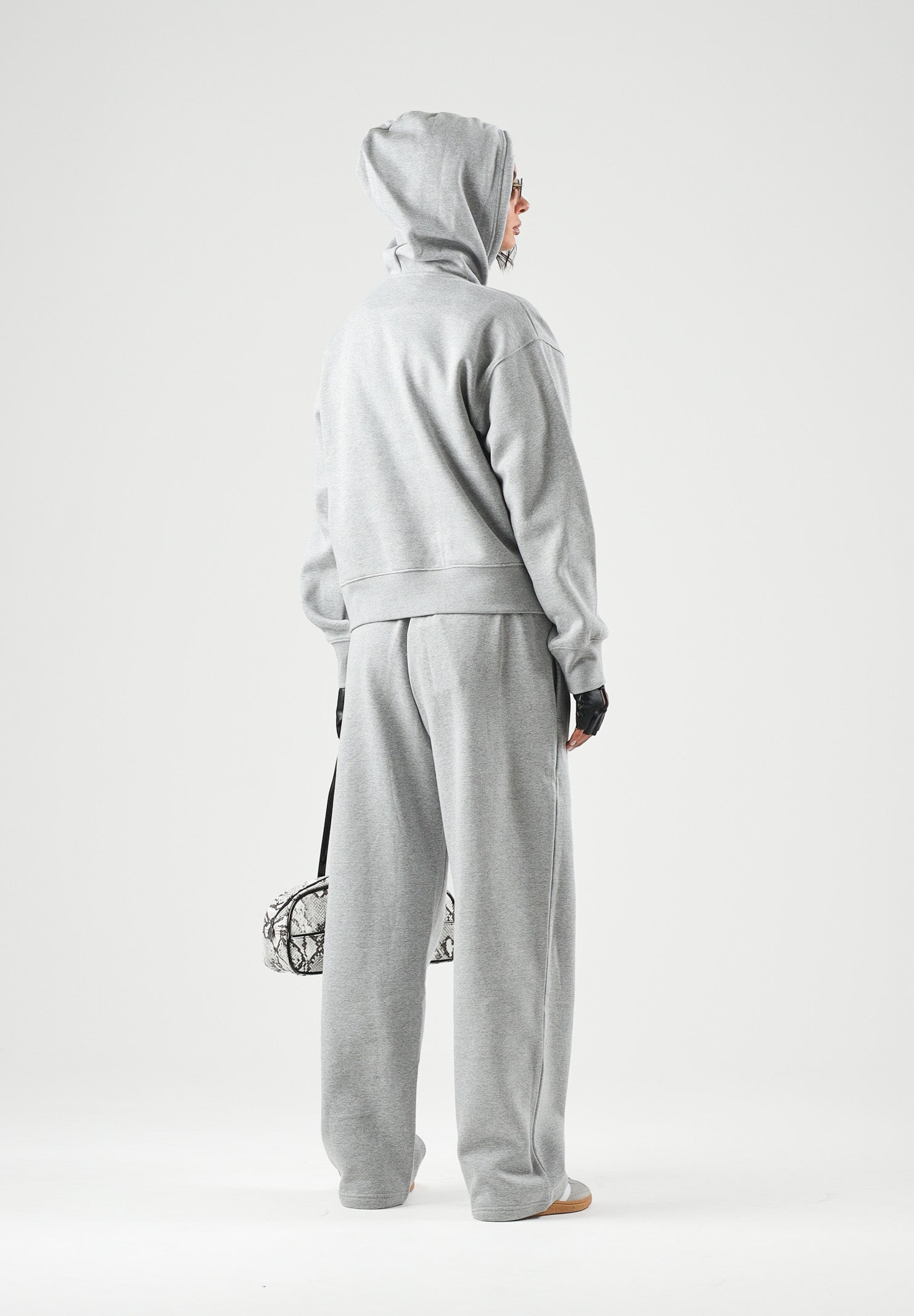 THE NORTH FACE Felpa con cappuccio SIMPLE DOME HOODIE grigio da donna con tasca a marsupio frontale. NF0A8HBXCQO1 . THE NORTH FACE 