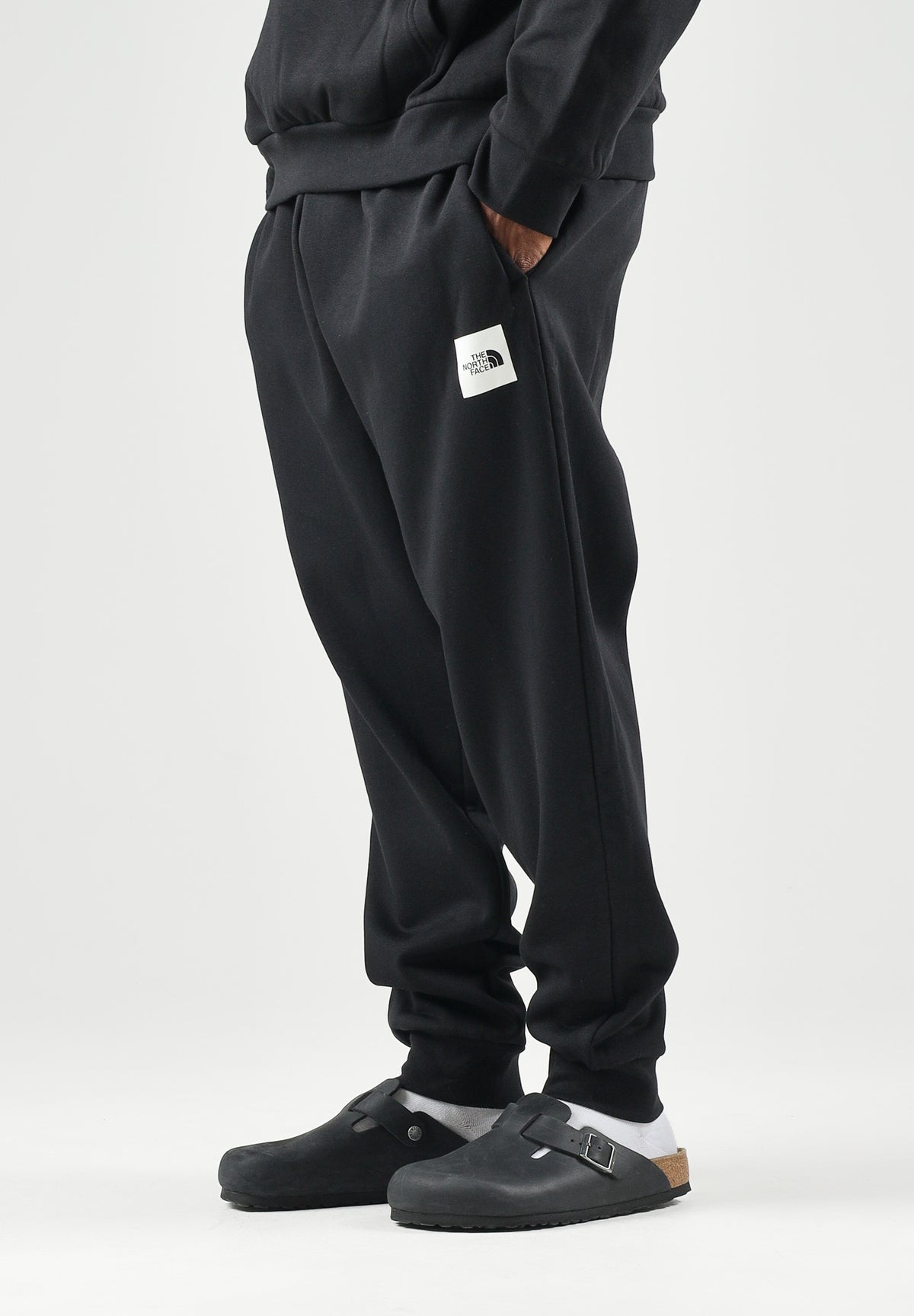 THE NORTH FACE Pantaloni tnf black-nero per uomo con comodo elastico in vita e tasche lateral NF0A8JB0JK31 . THE NORTH FACE 