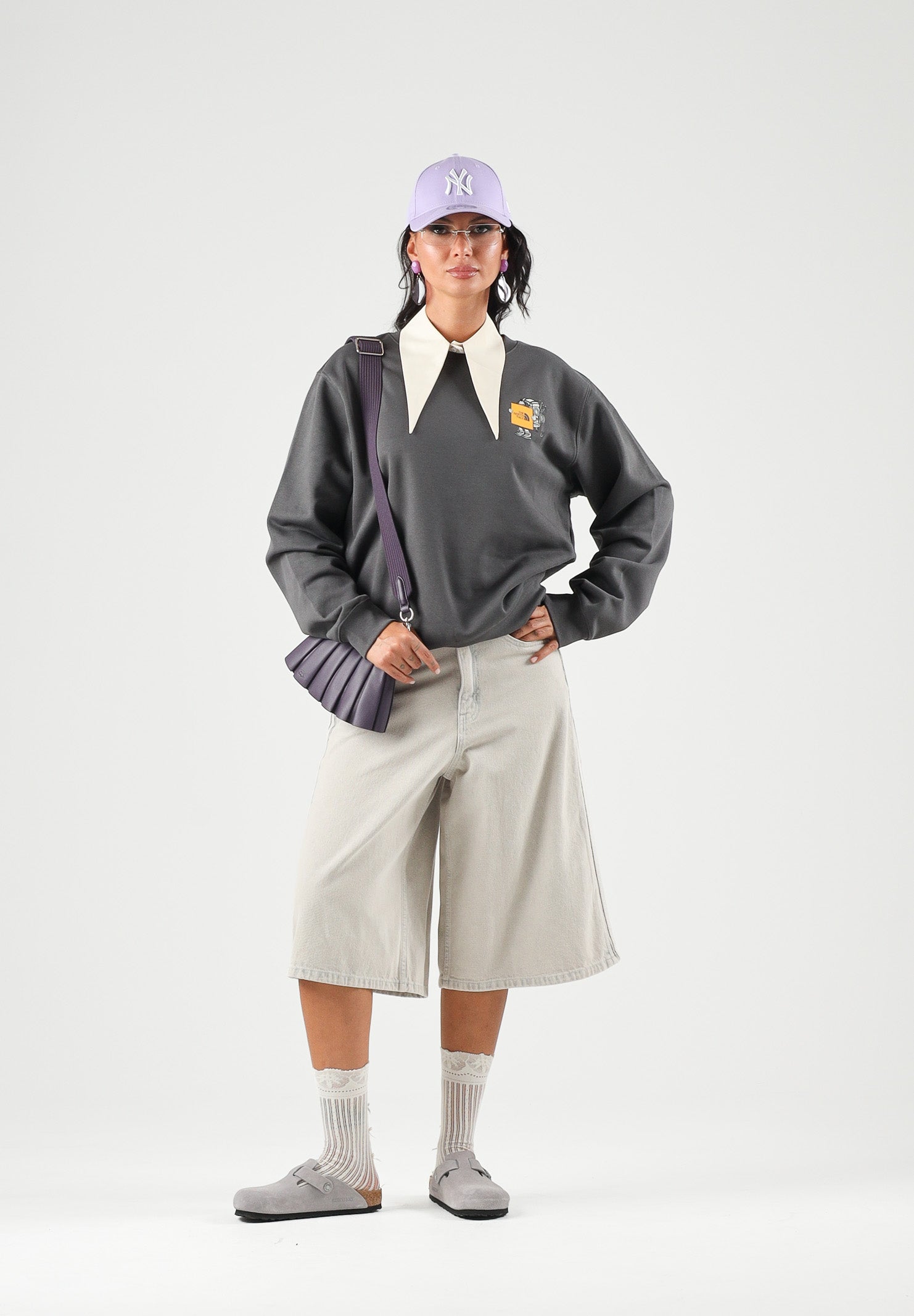 THE NORTH FACE Felpa girocollo GEAR UP GET OUT grigio chiaro per uomo e donna con grafica serigrafata. NF0A8JB5RHI1 . THE NORTH FACE 