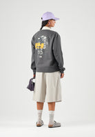THE NORTH FACE Felpa girocollo GEAR UP GET OUT grigio chiaro per uomo e donna con grafica serigrafata. NF0A8JB5RHI1 . THE NORTH FACE 