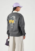 THE NORTH FACE Felpa girocollo GEAR UP GET OUT grigio chiaro per uomo e donna con grafica serigrafata. NF0A8JB5RHI1 . THE NORTH FACE 