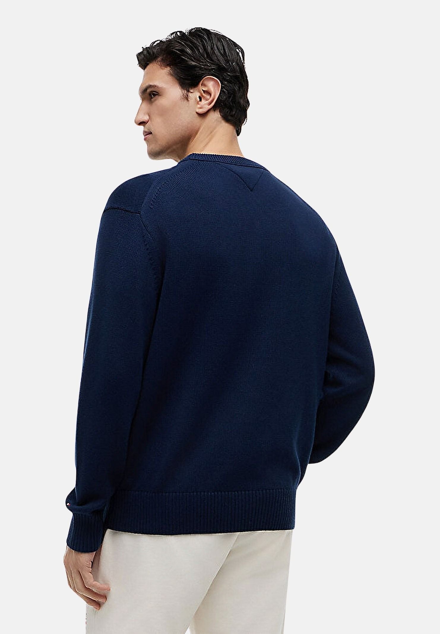 TOMMY HILFIGER Maglione RWB CREW, carbon navy blu da uomo con motivo grafico a bandiera Americana e logo ricamato.<BR/><BR/>. MW0MW43386 DCC TOMMY HILFIGER 
