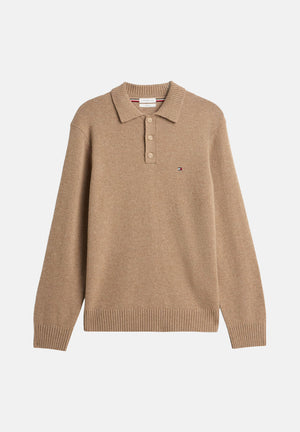 TOMMY HILFIGER Maglioncino a maniche lunghe effetto polo Safari Canvas beige cammello da uomo, con colletto classico, apertura con bottoni al collo e bandierina ricamata sul petto.<BR/><BR/> MW0MW44785 A1L TOMMY HILFIGER 