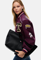 TOMMY JEANS Borsa tote nera per donna con doppi manici lunghi, chiusura con zip e logo flag frontale. AW0AW19064 BDS TOMMY JEANS 