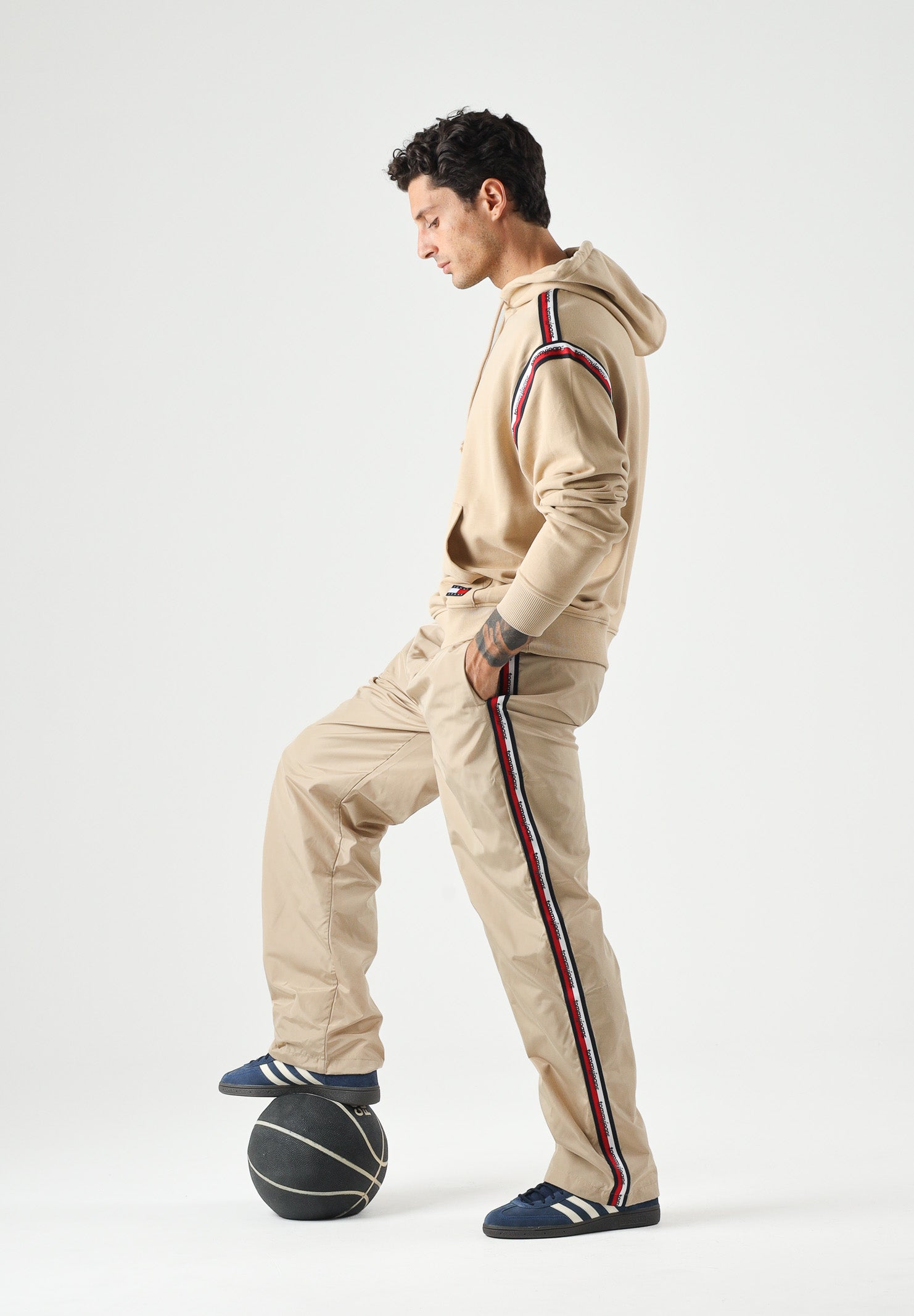 TOMMY JEANS Felpa TJM RELAXED con cappuccio gentle gold beige da uomo<BR/> DM0DM23155 AB9 TOMMY JEANS 