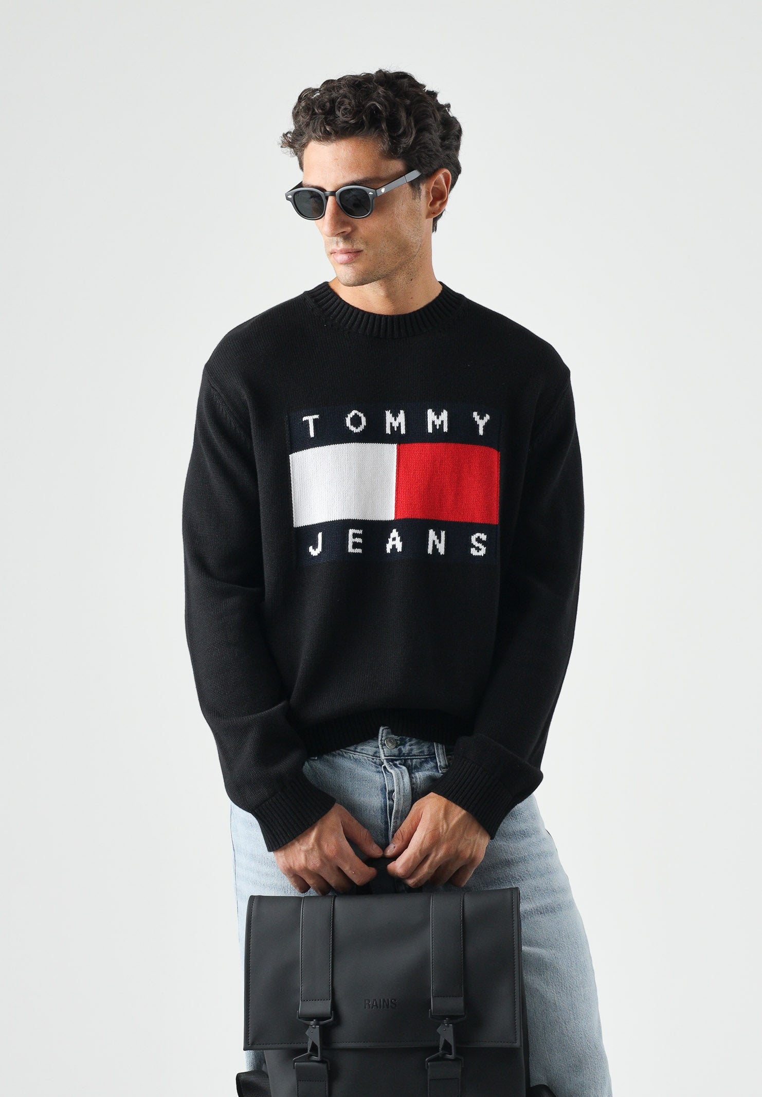 TOMMY JEANS Maglione FLAG LOGO CREWNECK nero da uomo<BR/> DM0DM23413 BDS TOMMY JEANS 