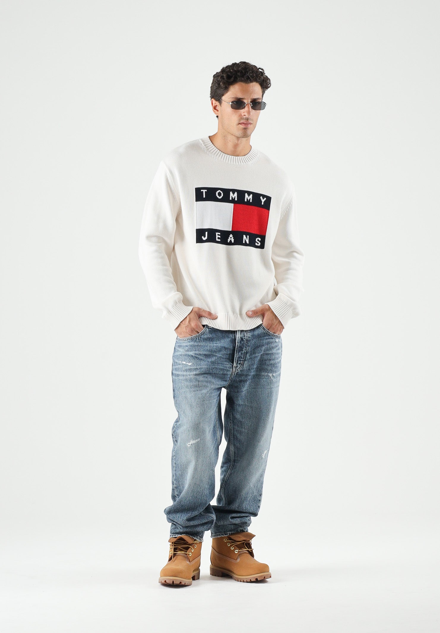 TOMMY JEANS Maglione FLAG LOGO CREWNECK ancient white biano da uomo<BR/> DM0DM23413 YBH TOMMY JEANS 