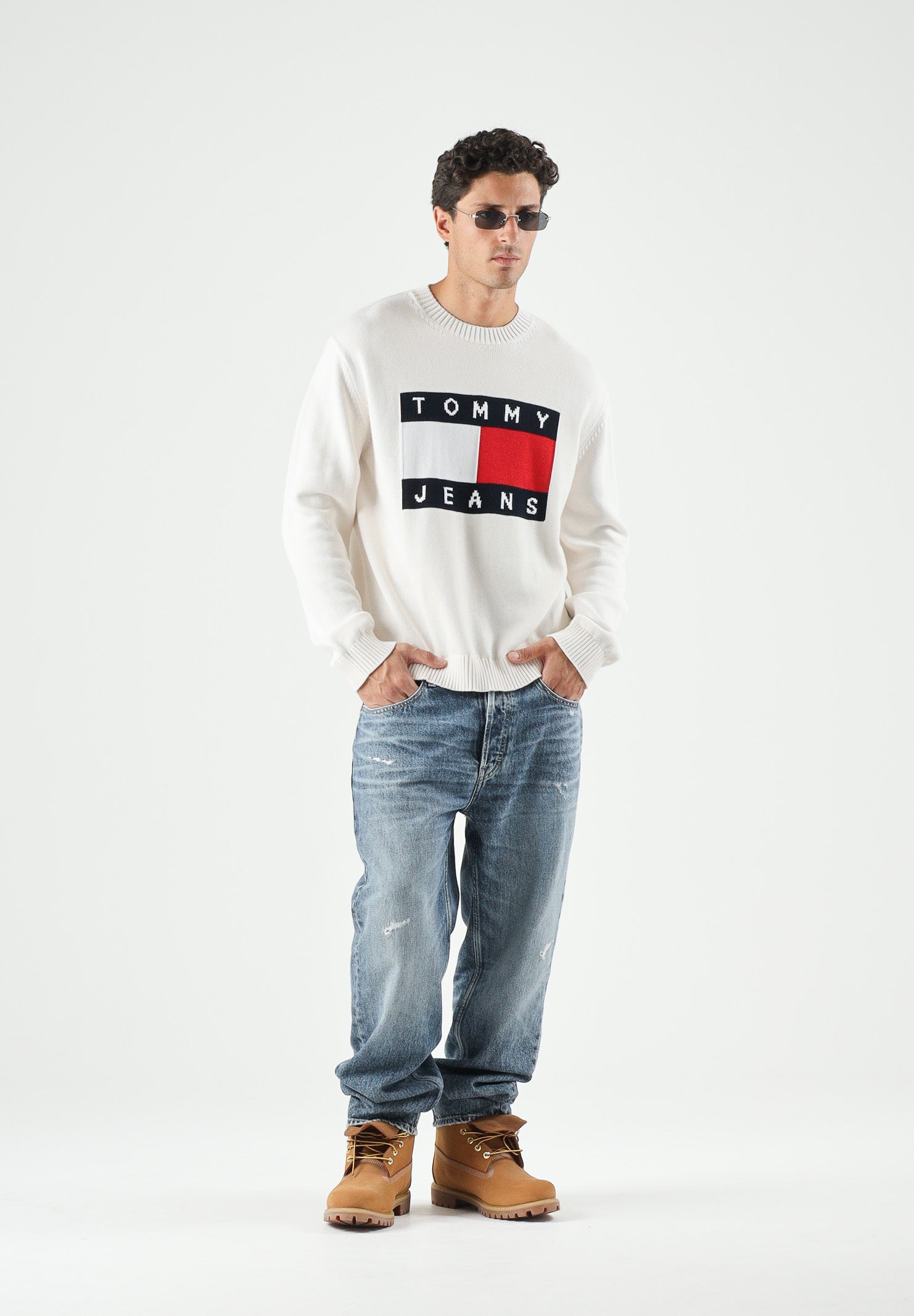 TOMMY JEANS Maglione FLAG LOGO CREWNECK ancient white biano da uomo<BR/> DM0DM23413 YBH TOMMY JEANS 