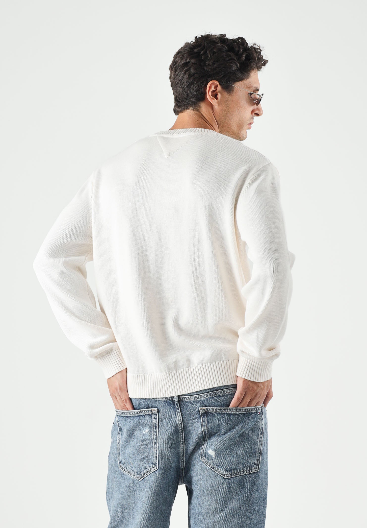 TOMMY JEANS Maglione FLAG LOGO CREWNECK ancient white biano da uomo<BR/> DM0DM23413 YBH TOMMY JEANS 