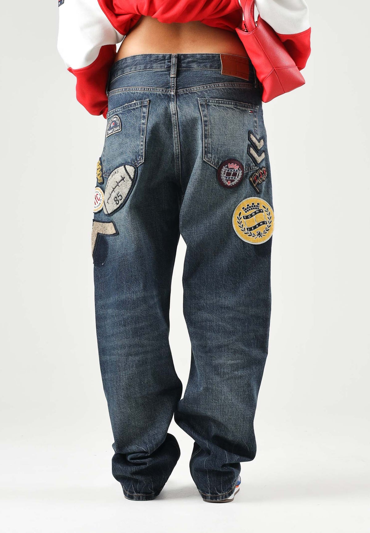 TOMMY JEANS Jeans OTIS STRAIGHT MULTI-LOGO  Denim Dark blu scuro per uomo e donna DM0DM23460 1BK TOMMY JEANS 