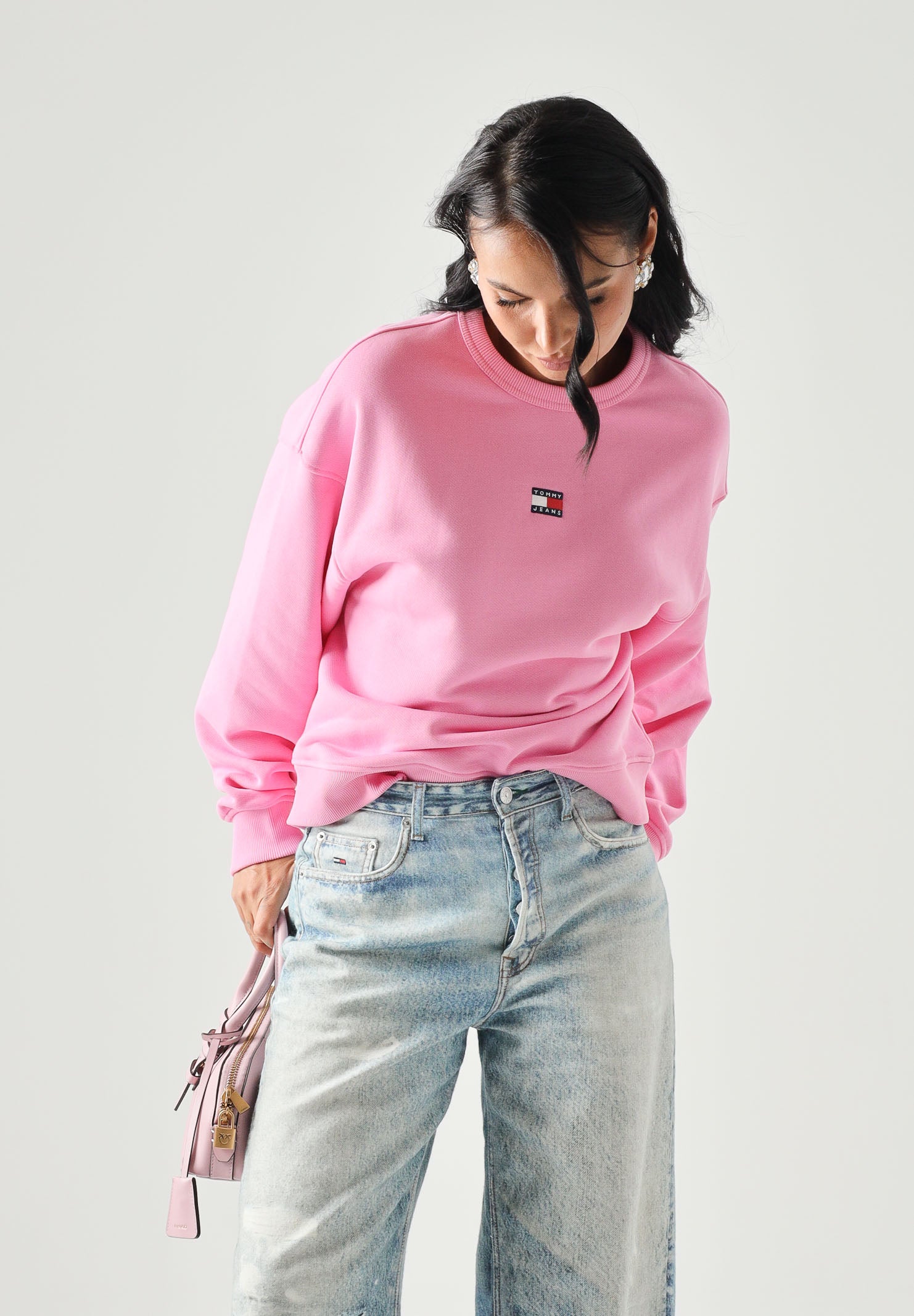 TOMMY JEANS Felpa squadrata con distintivo Tommy Pink Daisy rosa, donna. DW0DW17325 TOU TOMMY JEANS 