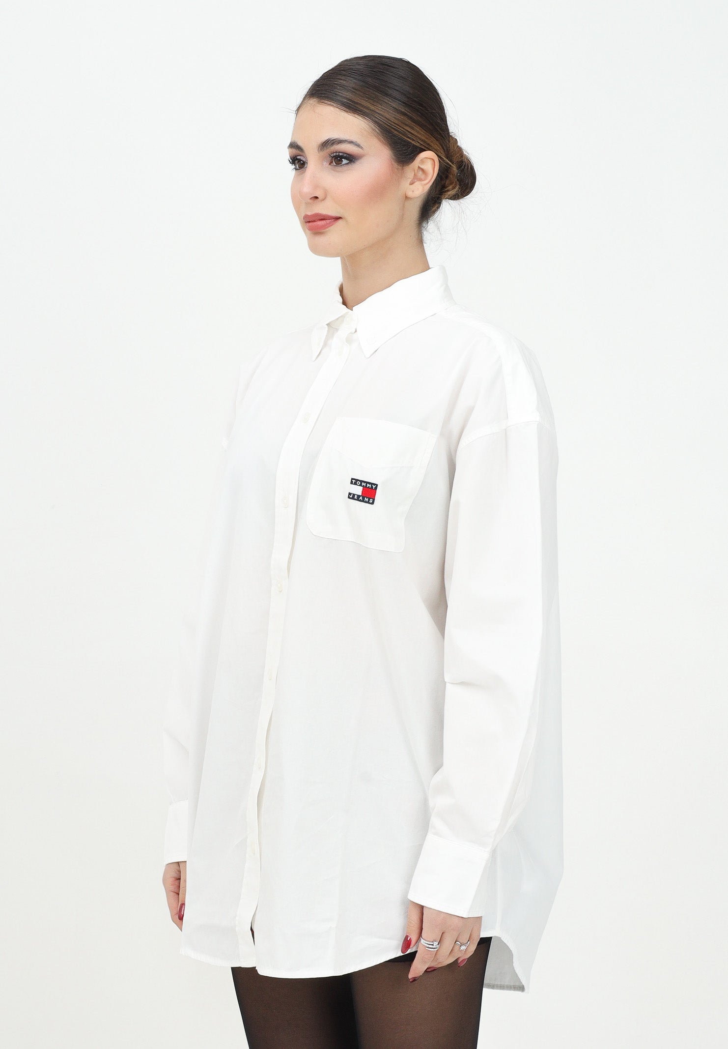 TOMMY JEANS Camicia a manica lunga bianca da donna dal taglio over DW0DW19357 YBL TOMMY JEANS 